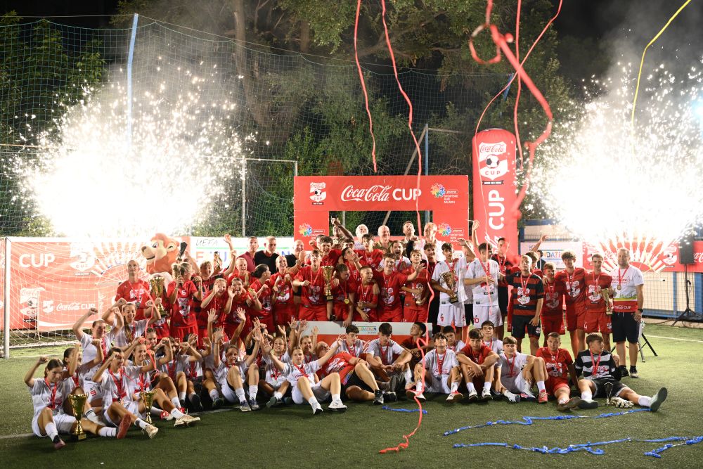 Bilić, Desailly, Asanović and Dyche Present Medals to Young Coca-Cola Cup Champions